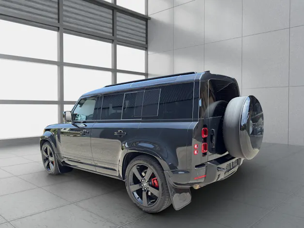 Land Rover Defender 110 3.0 D I6 300 X-Dynamic HSE AWD AT8