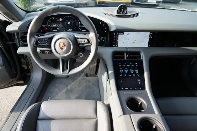 Porsche Taycan 4 Cross Turismo