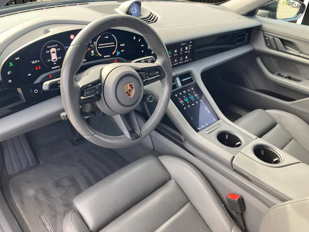 PORSCHE Taycan 4 Cross Turismo