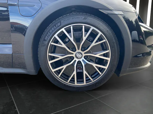 PORSCHE Taycan 4 Cross Turismo