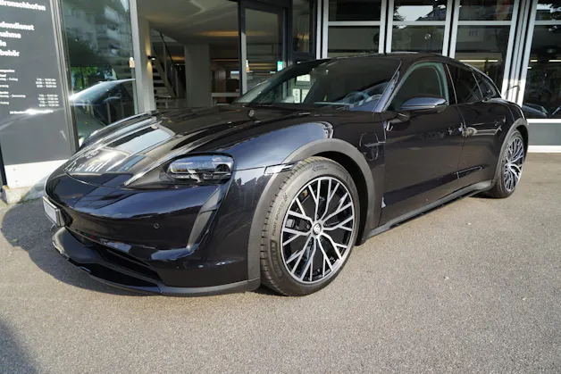 Porsche Taycan 4 Cross Turismo