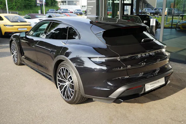 Porsche Taycan 4 Cross Turismo