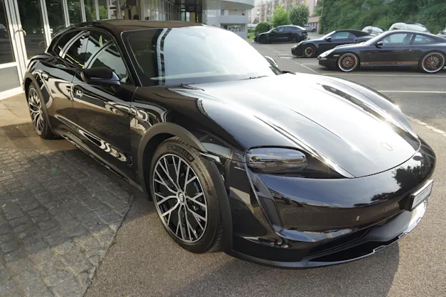 Porsche Taycan 4 Cross Turismo
