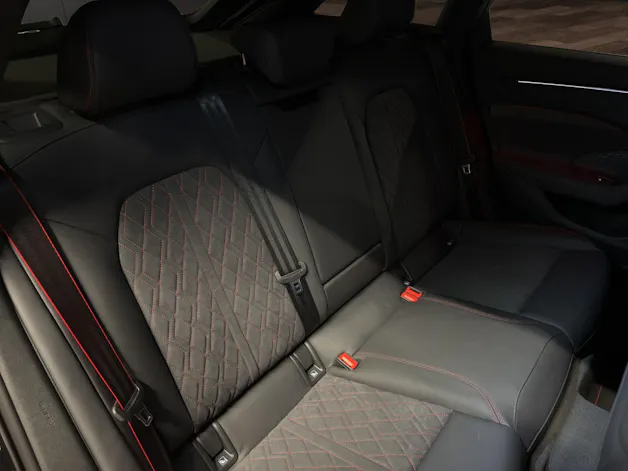 Audi A6 Avant TFSI quattro 270 kW S tronic