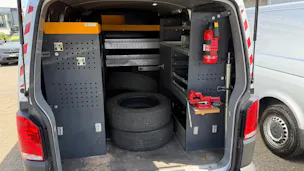 VW T6.1 2.0 TDI TDI EINBAU-SCHRÄNKE 3200 KG!!!