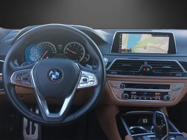 BMW 750i xDrive