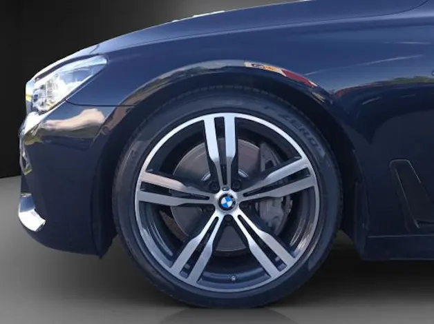 BMW 750i xDrive