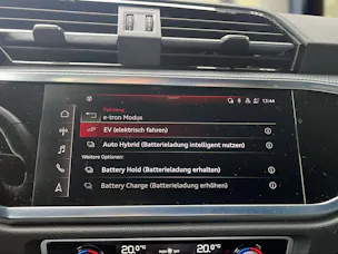 Audi Q3 Sportback 45 TFSI e S line Attraction S-tronic Mythosschwarz Metallic