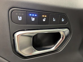 https://vehicle.imgix.net/4322193/480bee31-c7ea-42a9-9838-948264c1fe76.jpg