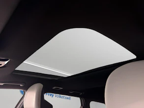 https://vehicle.imgix.net/4322193/56e86988-e909-44af-bbe5-2e92f152dd34.jpg