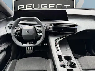 PEUGEOT 5008 1.6 PHEV 225 GT Exclusive