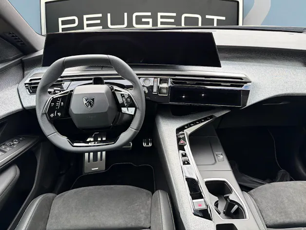 PEUGEOT 5008 1.6 PHEV 225 GT Exclusive