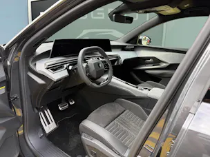 PEUGEOT 5008 1.6 PHEV 225 GT Exclusive