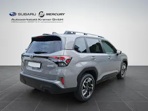 Subaru Forester Station 2.0i e-Boxer Swiss Plus