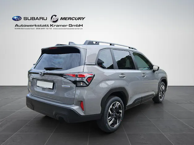 Subaru Forester Station 2.0i e-Boxer Swiss Plus