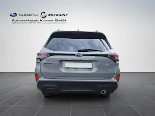 Subaru Forester Station 2.0i e-Boxer Swiss Plus