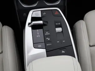 BMW X1 30e xDrive paddles