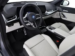 BMW X1 30e xDrive paddles