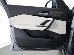 BMW X1 30e xDrive paddles