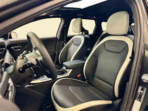 https://vehicle.imgix.net/4322318/8436999e-52a1-4269-990c-c8e44bc252f6.jpg