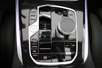 https://vehicle.imgix.net/4322325/05f48729-142f-4048-bcbd-6b4f4af1738f.jpg