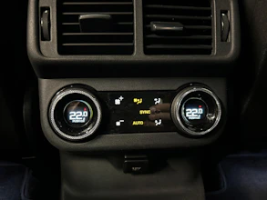 https://vehicle.imgix.net/4322360/a09126c4-66ca-42b4-8e25-3aefade9bf29.jpg