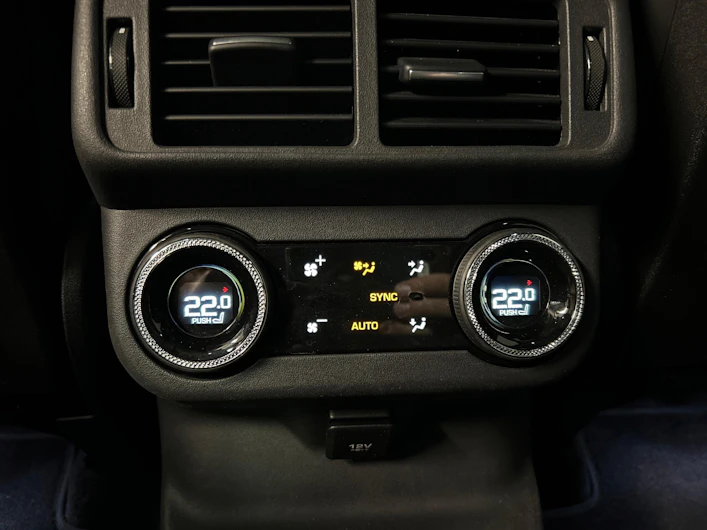 image du véhicule LAND ROVER RANGE ROVER VELAR