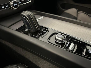 https://vehicle.imgix.net/4322366/5d46dc37-7e4f-414c-8a75-62e48d06556a.jpg