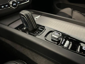 image du véhicule VOLVO XC60 2.0 T8 TE R-Design eAWD