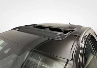 https://vehicle.imgix.net/4322368/0b5f8559-4cc9-4ac3-a524-47ea6316ee1b.jpg