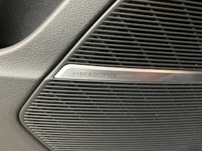 https://vehicle.imgix.net/4322368/b256cf12-4923-4068-9658-d2188b80f2af.jpg