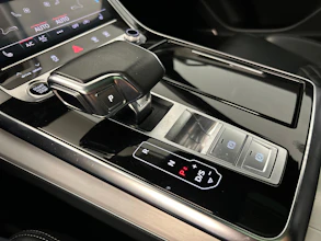 https://vehicle.imgix.net/4322368/d917f57c-88ec-42f6-a348-9a178358c6c7.jpg