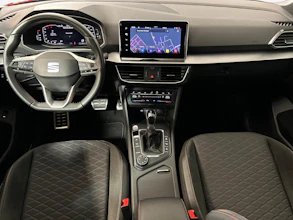 https://vehicle.imgix.net/4322381/c30d5b5a-6412-4417-a54d-0963ded6b50f.jpg