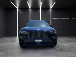 BMW X7 M50i