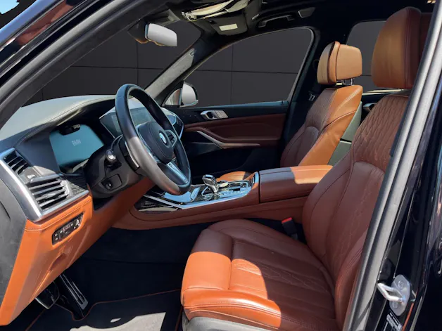 BMW X7 M50i