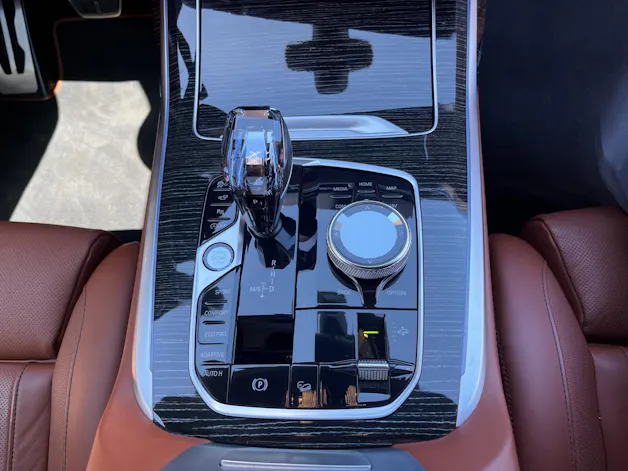 BMW X7 M50i