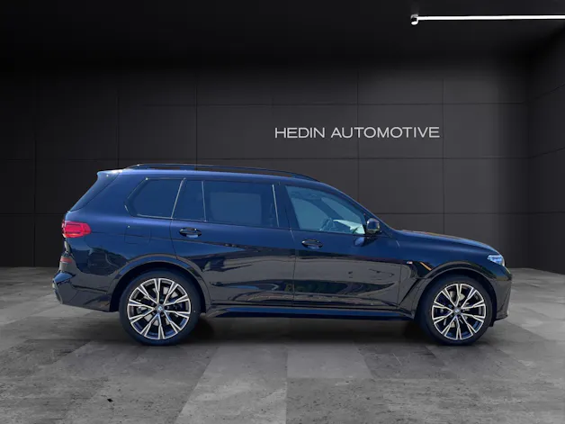BMW X7 M50i