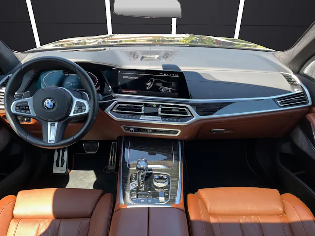 BMW X7 M50i