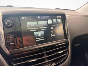 https://vehicle.imgix.net/4322442/fe4c18ac-b8ed-4ca1-8b57-196f869e8954.jpg