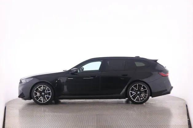 BMW M5 xDrive Touring