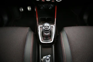 https://vehicle.imgix.net/4322502/0e021d36-785e-4f69-923f-d6eaebd11a17.jpg