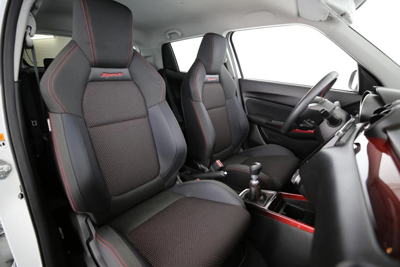 image du véhicule SUZUKI SWIFT