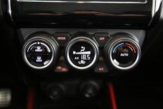 https://vehicle.imgix.net/4322502/f2403be1-8c45-4383-830b-917bf757de81.jpg