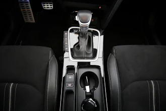 https://vehicle.imgix.net/4322508/31c29550-da2c-460a-ab7a-90201ce450b2.jpg