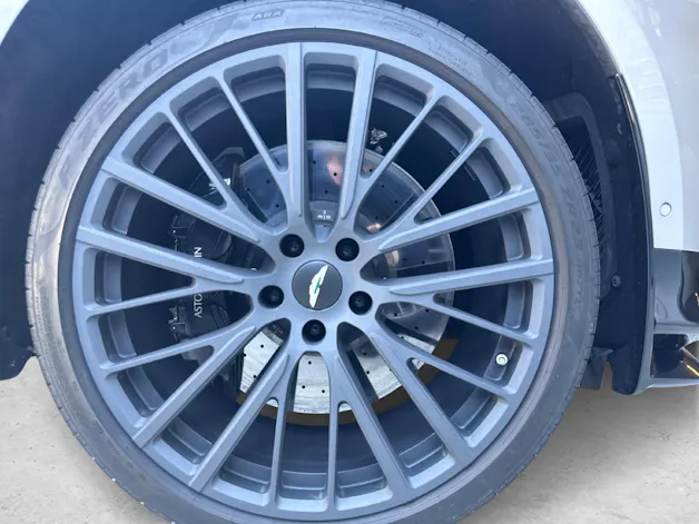 Aston Martin DBX 707 4.0 V8 Bi-Turbo