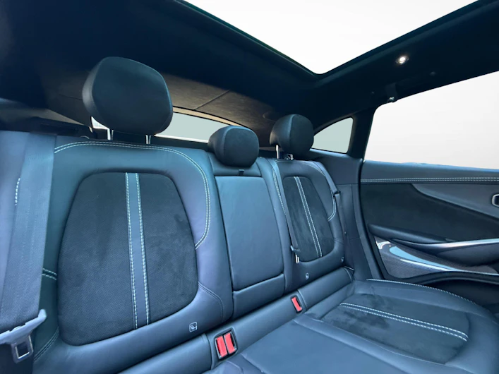 Fahrzeugbild ASTON MARTIN DBX