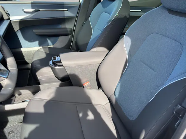 Volvo EX30 CC E60 Twin Performance AWD
