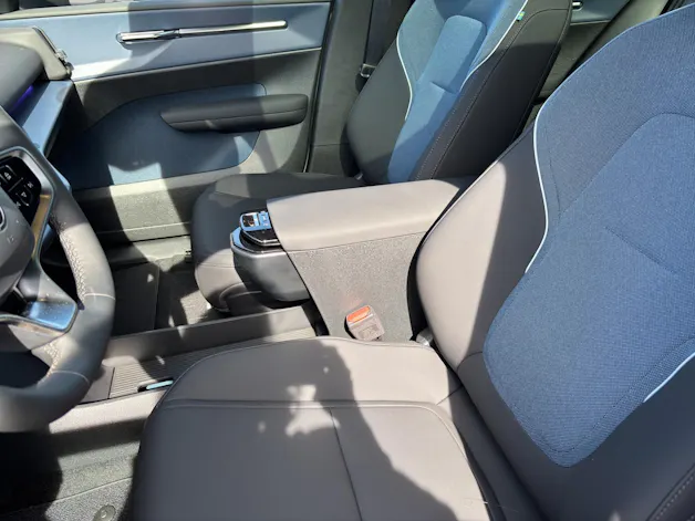 Volvo EX30 CC E60 Twin Performance AWD