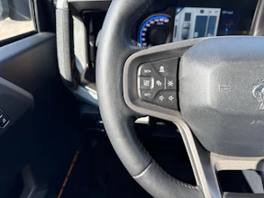 https://vehicle.imgix.net/4322809/2a746e5e-f42c-4cda-a042-ccc76fa8ee36.jpg
