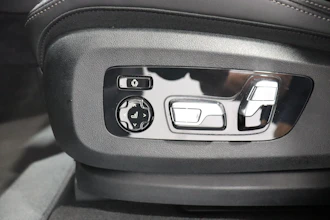 https://vehicle.imgix.net/4322813/2473c6a5-bc55-48db-91bd-7e4fe9fb43d7.JPG